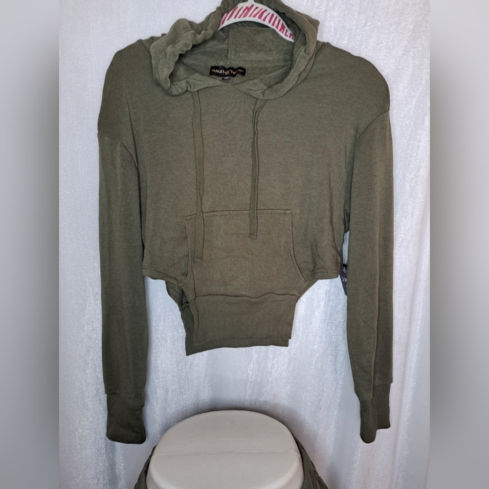 JOGGER SET - Picture 2 of 7